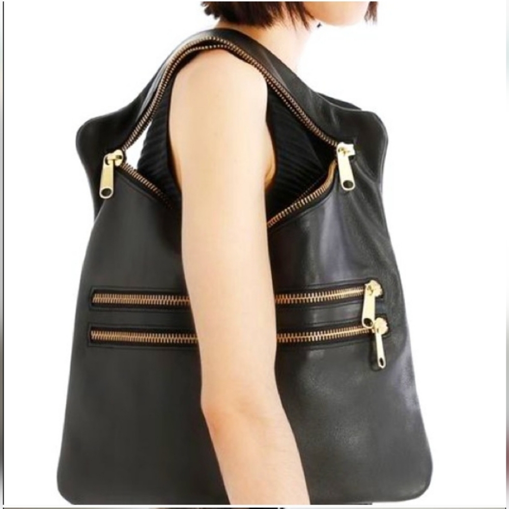 Ampersand as Apostrophe Mailbag Clutch